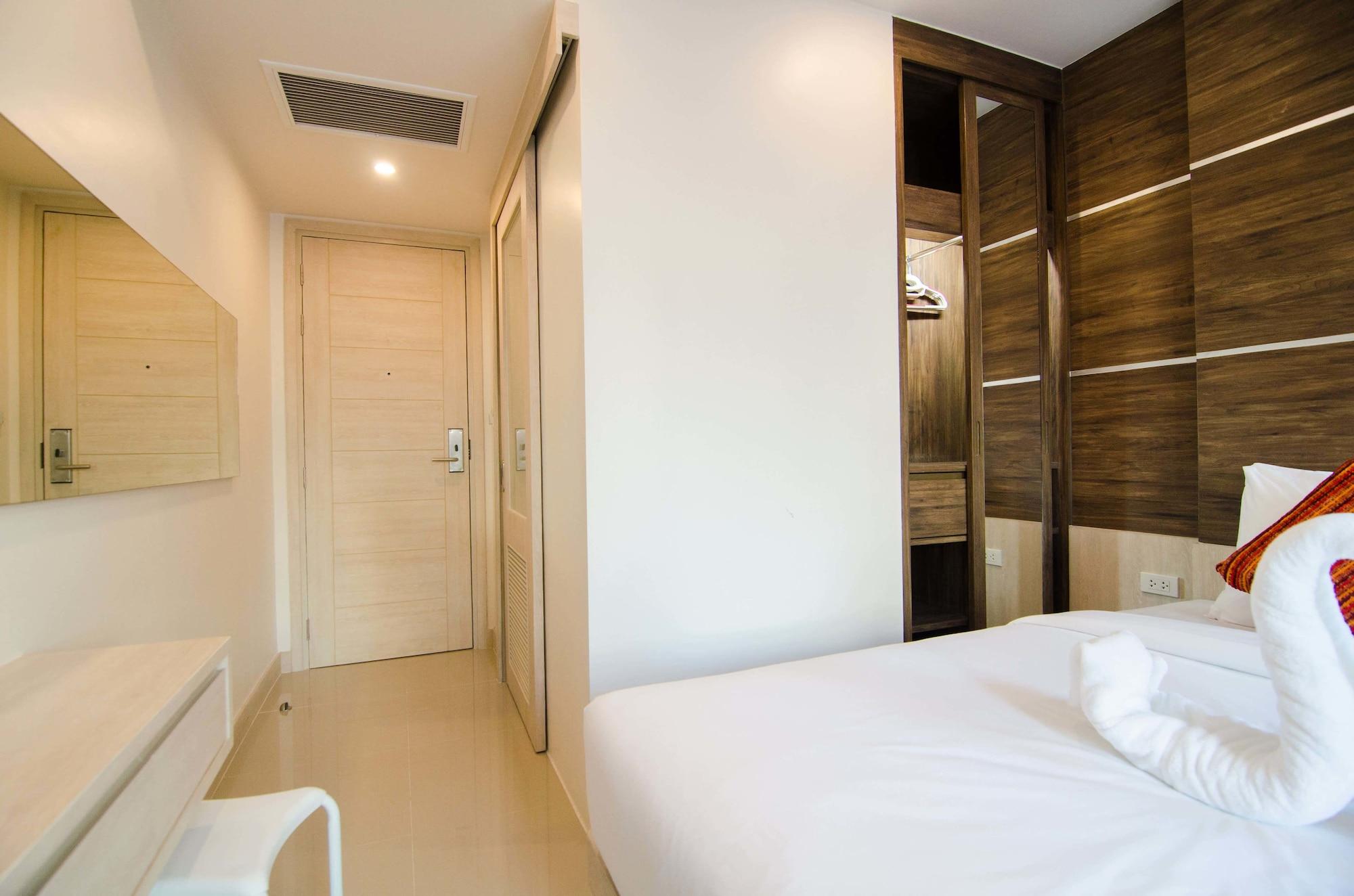 Centro One Bangla Hotel Patong Exterior photo