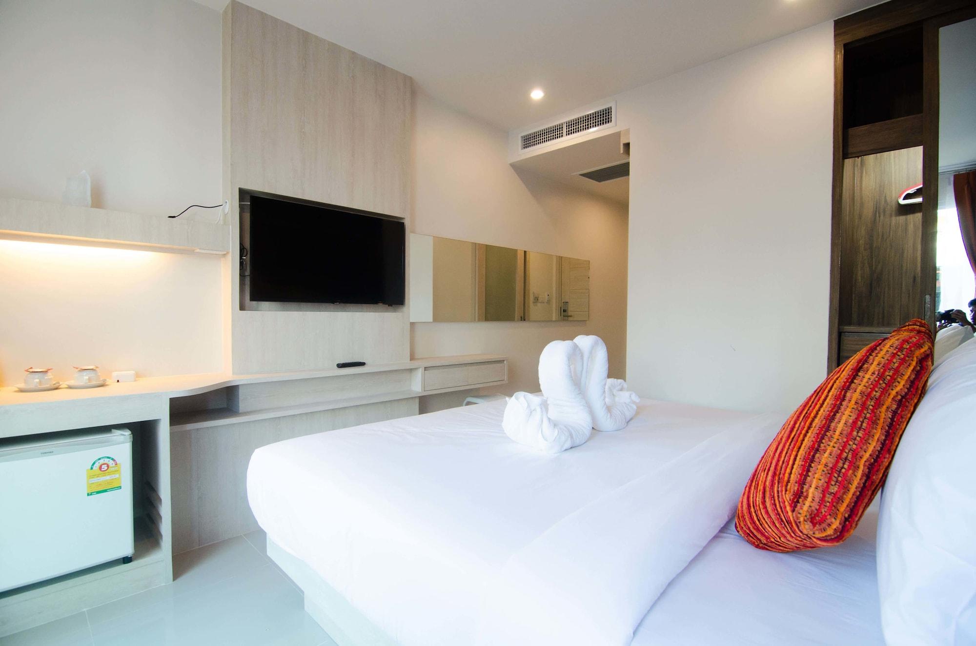 Centro One Bangla Hotel Patong Exterior photo