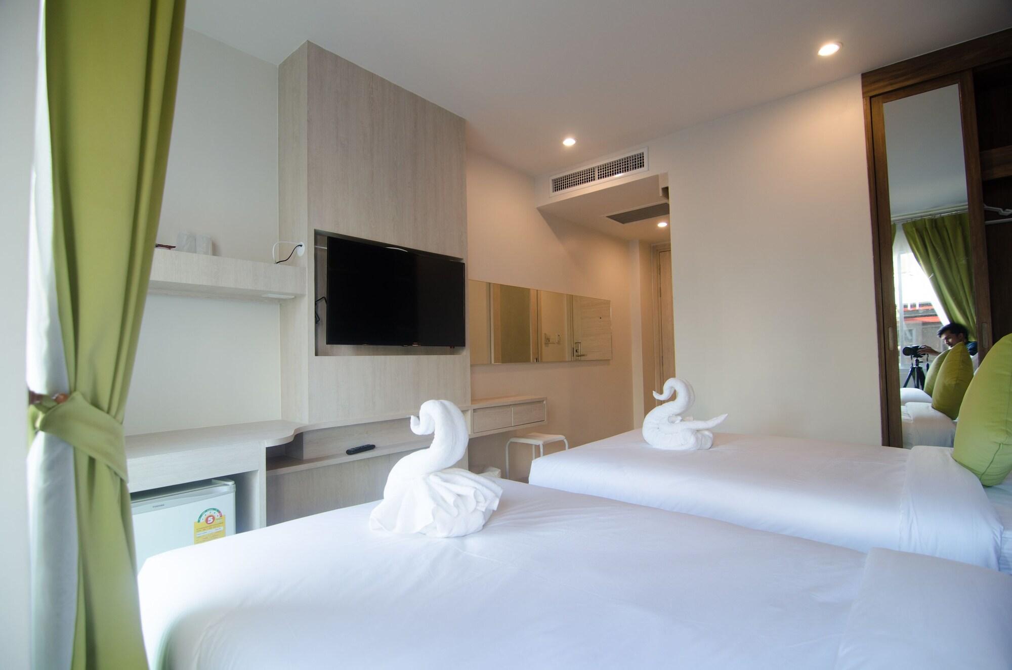 Centro One Bangla Hotel Patong Exterior photo